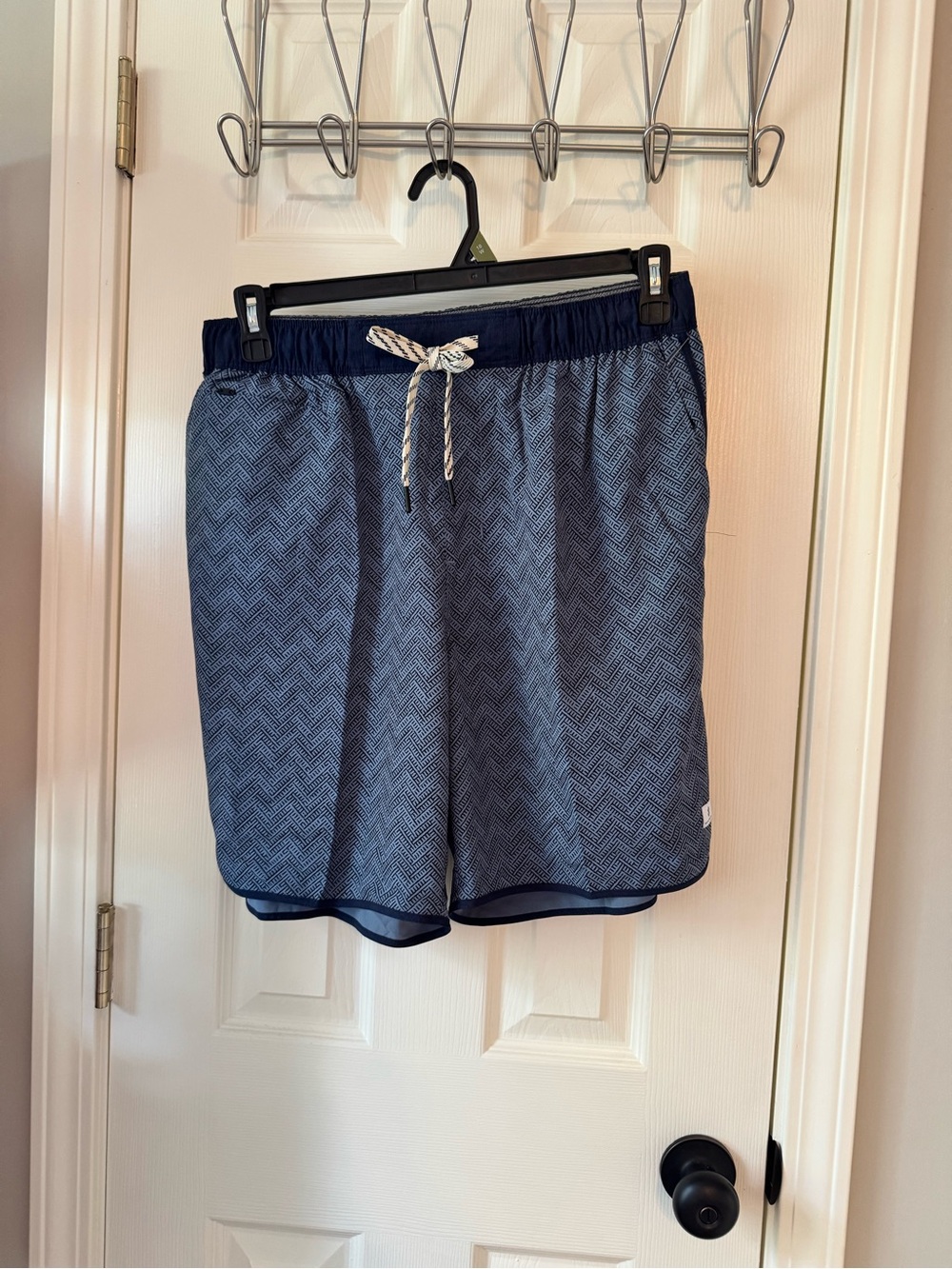 7 Diamonds Men's Navy Herringbone Core Active Shorts with Contrast Trim